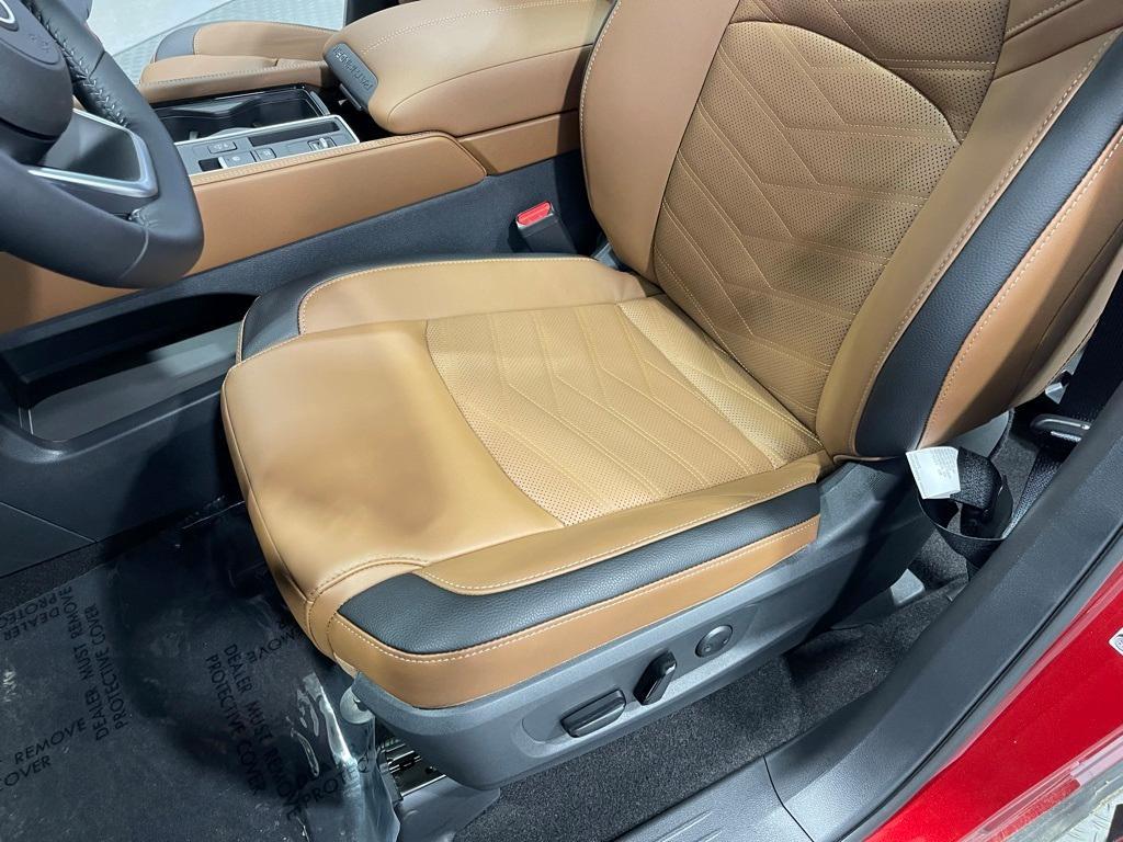 new 2025 Nissan Pathfinder car, priced at $48,563