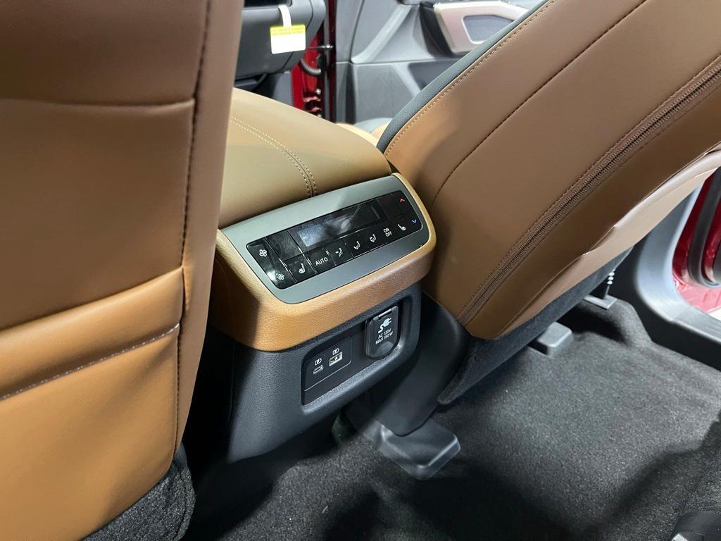 new 2025 Nissan Pathfinder car, priced at $48,563