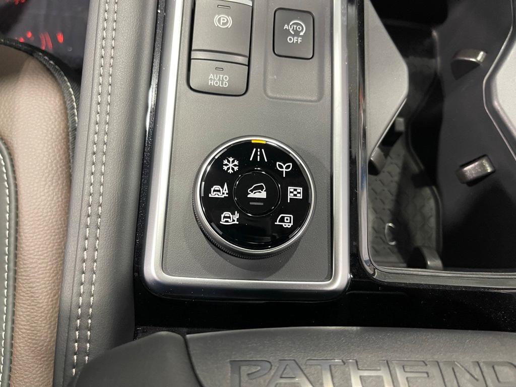 new 2025 Nissan Pathfinder car, priced at $48,692