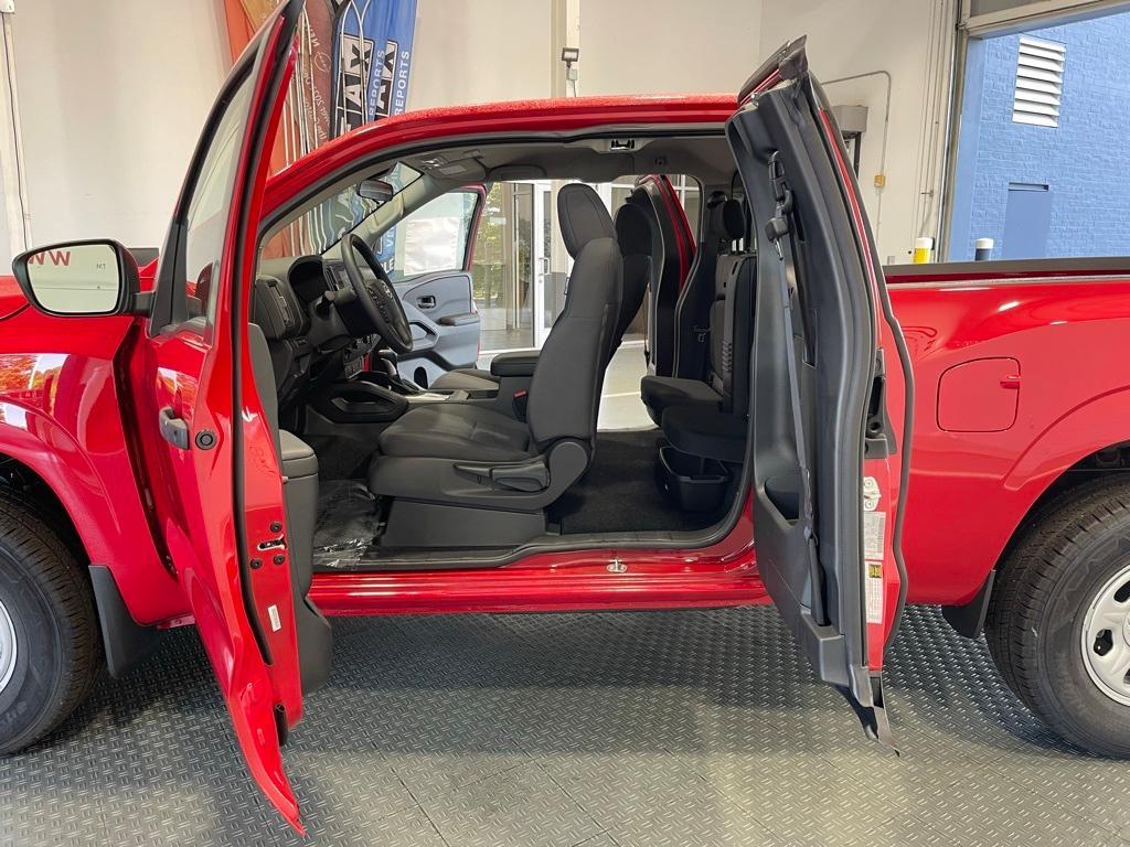 new 2025 Nissan Frontier car, priced at $31,826