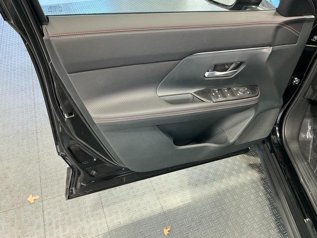 new 2025 Nissan Kicks car, priced at $26,820