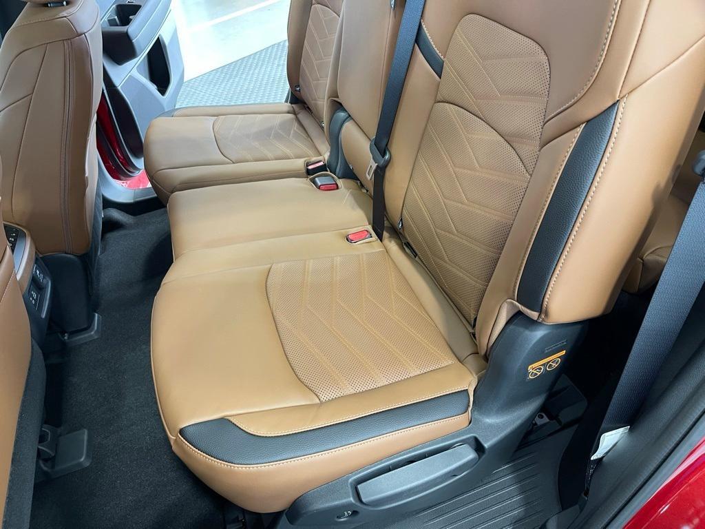 new 2025 Nissan Pathfinder car, priced at $48,638