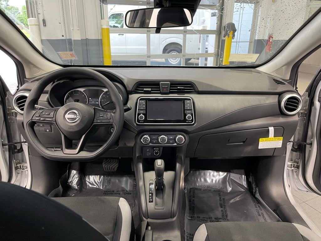 new 2025 Nissan Versa car