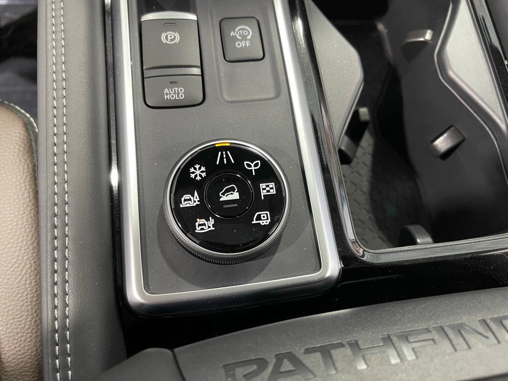 new 2025 Nissan Pathfinder car, priced at $49,058