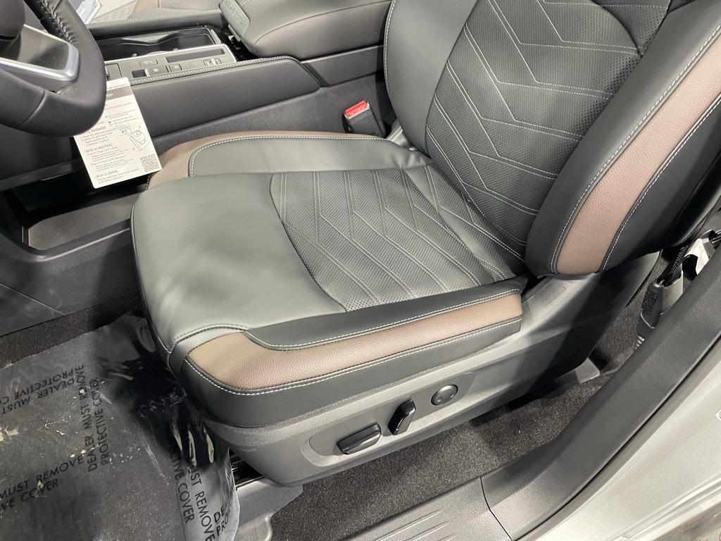 new 2025 Nissan Pathfinder car, priced at $43,205