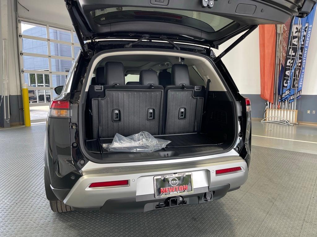new 2025 Nissan Pathfinder car, priced at $48,692