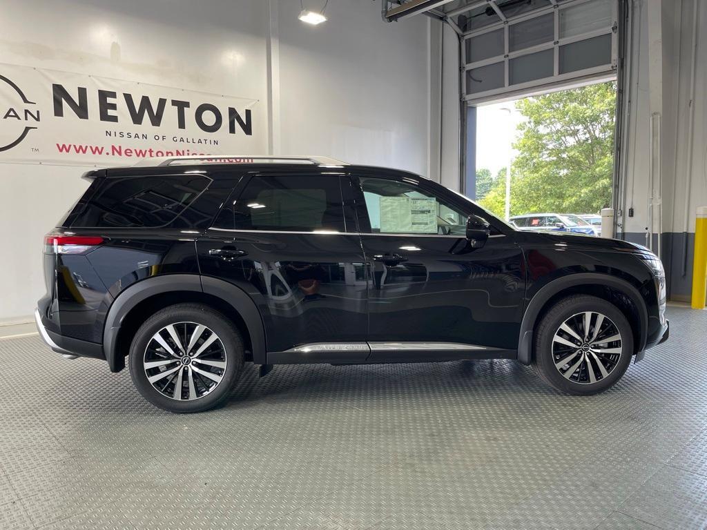new 2025 Nissan Pathfinder car, priced at $48,692
