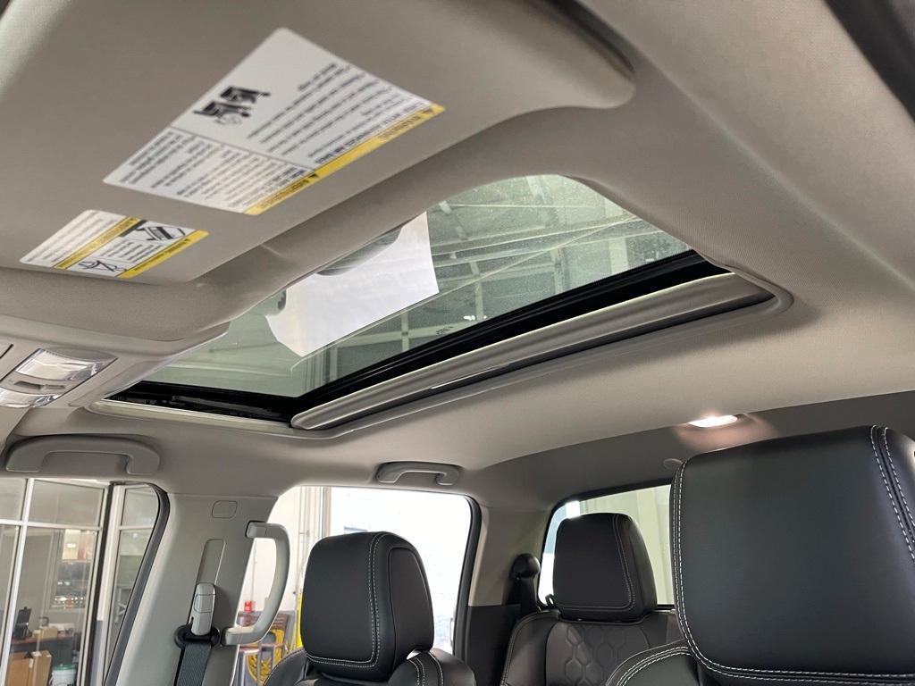 new 2025 Nissan Frontier car, priced at $39,136