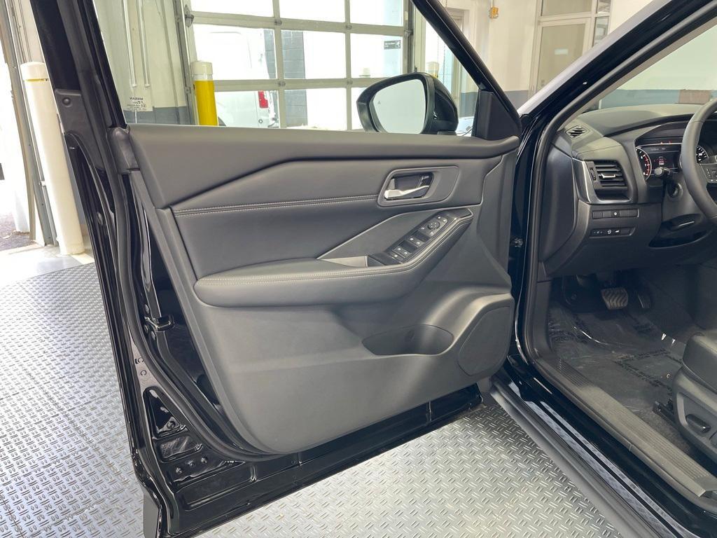 new 2025 Nissan Rogue car, priced at $31,129