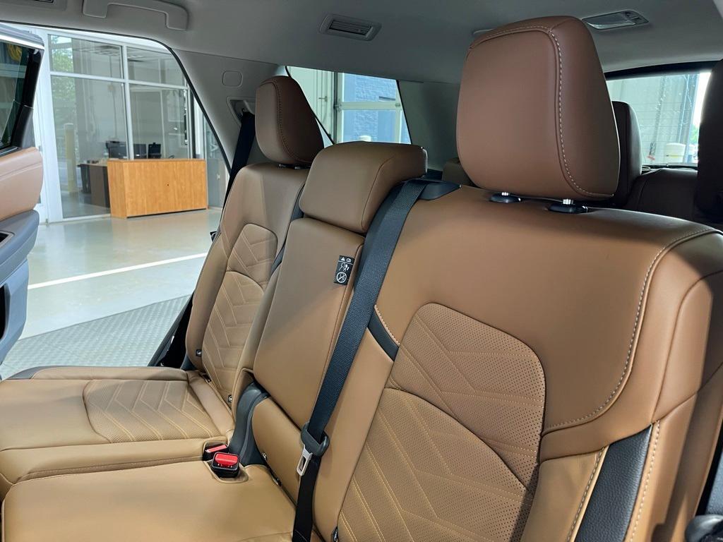 new 2025 Nissan Pathfinder car, priced at $47,197