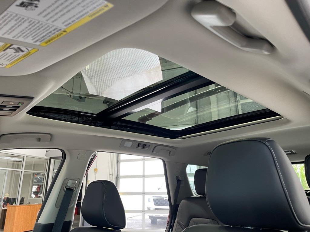 new 2025 Nissan Pathfinder car, priced at $48,638