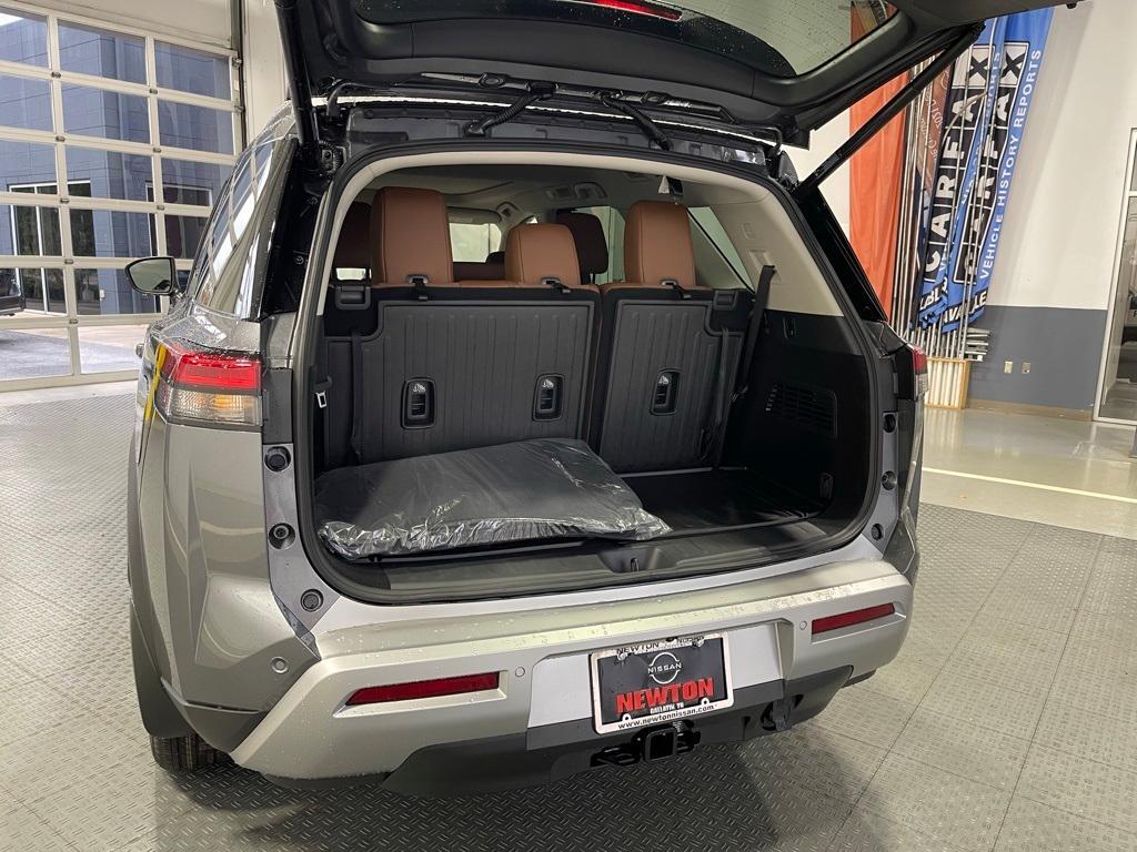 new 2025 Nissan Pathfinder car, priced at $39,175
