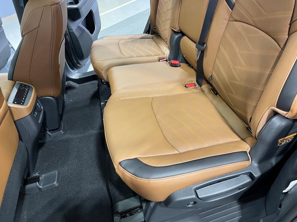 new 2025 Nissan Pathfinder car, priced at $39,175