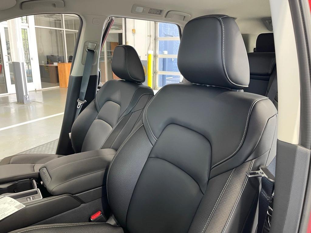new 2025 Nissan Pathfinder car, priced at $41,058
