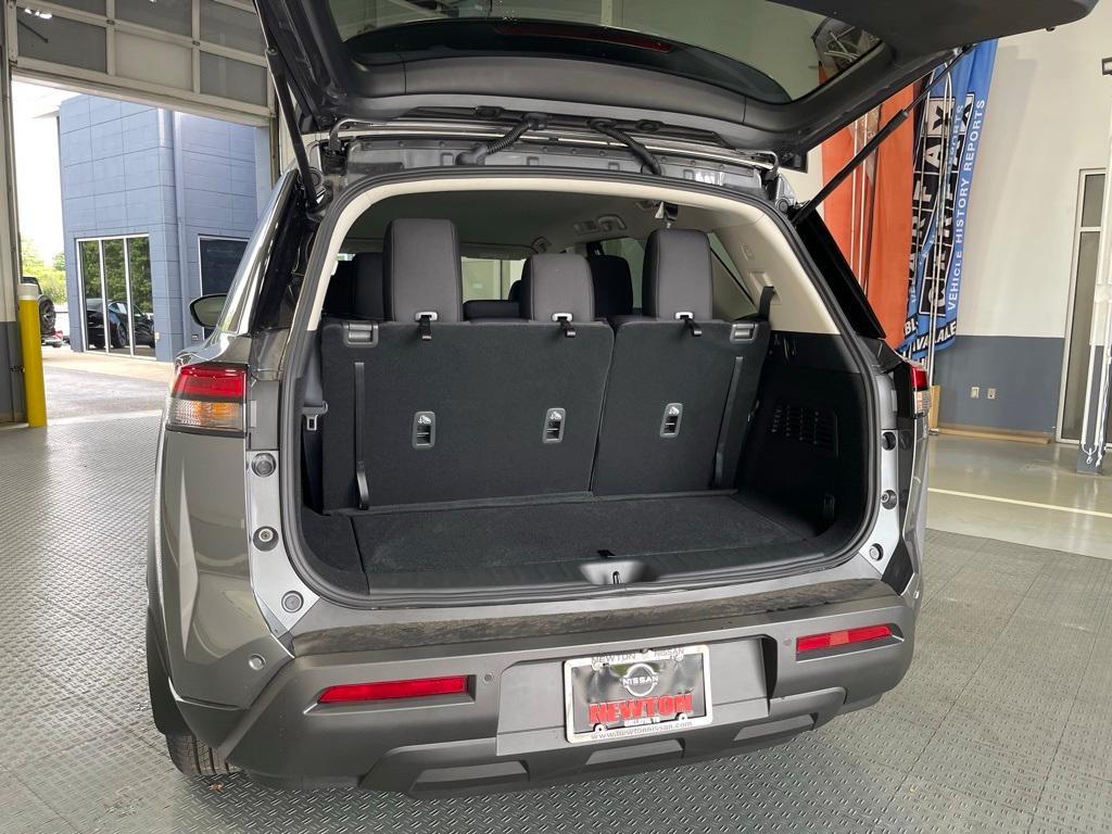 new 2025 Nissan Pathfinder car, priced at $34,978