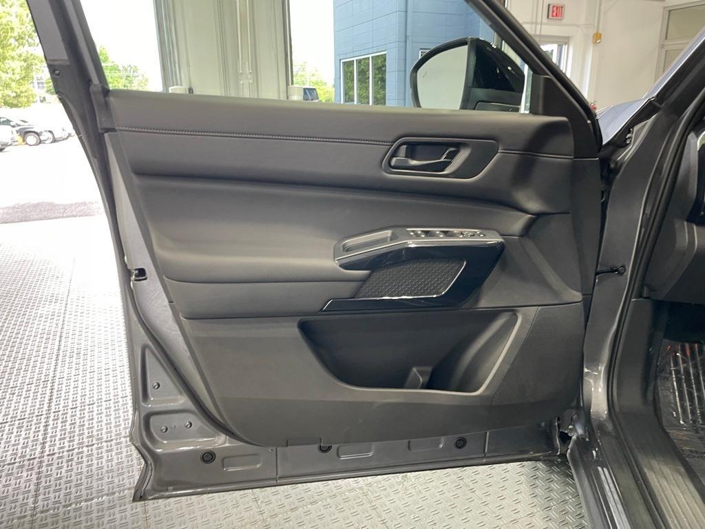 new 2025 Nissan Pathfinder car, priced at $34,978