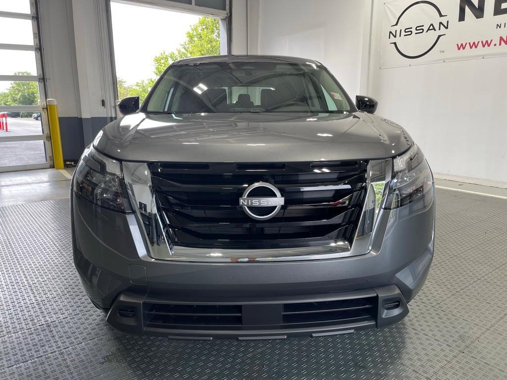new 2025 Nissan Pathfinder car, priced at $34,978