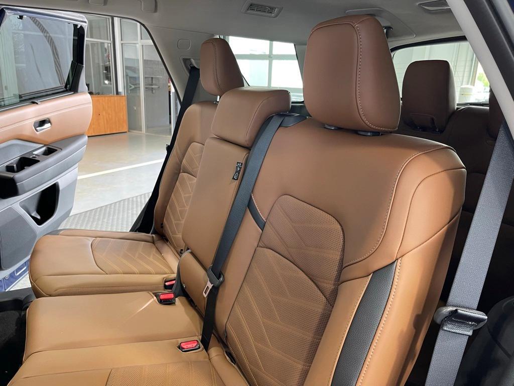 new 2025 Nissan Pathfinder car, priced at $41,230