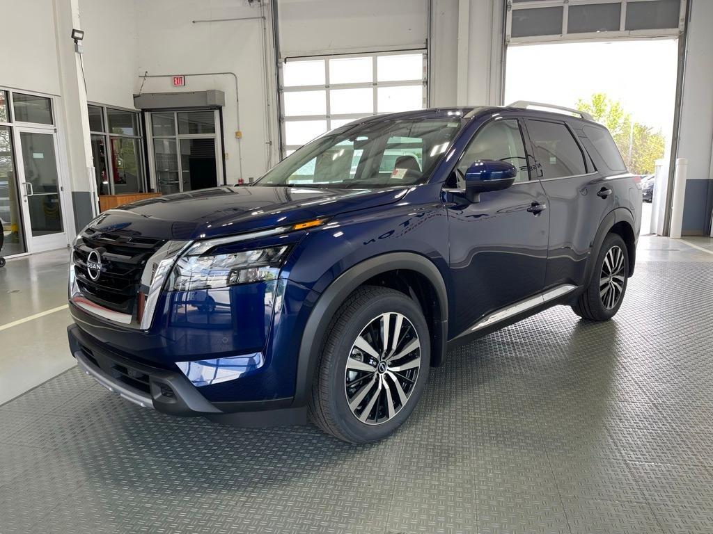 new 2025 Nissan Pathfinder car, priced at $41,230