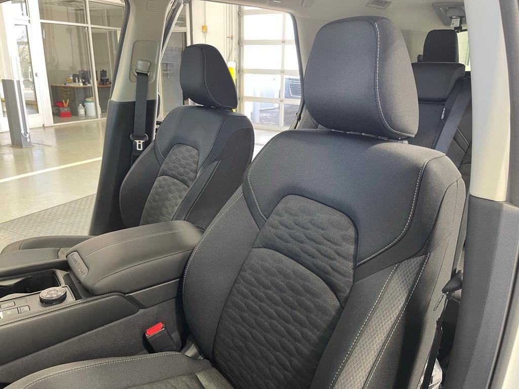 new 2025 Nissan Pathfinder car, priced at $36,551