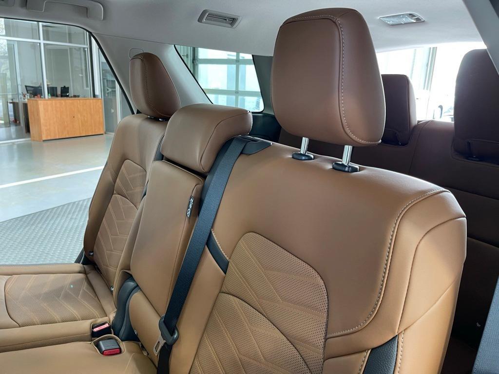 new 2025 Nissan Pathfinder car, priced at $48,638