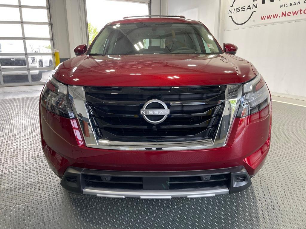 new 2025 Nissan Pathfinder car, priced at $48,638