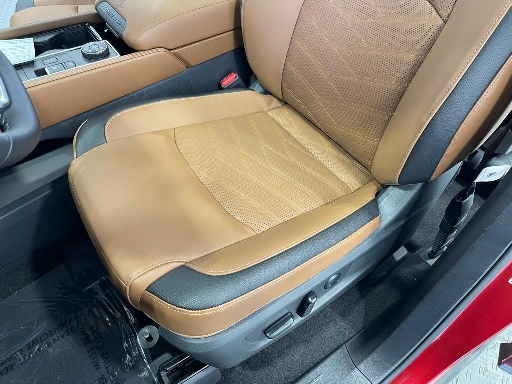 new 2025 Nissan Pathfinder car, priced at $48,638