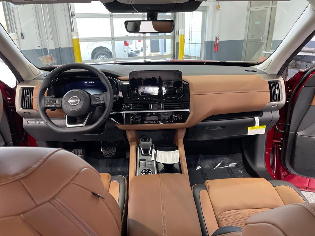 new 2025 Nissan Pathfinder car, priced at $48,638