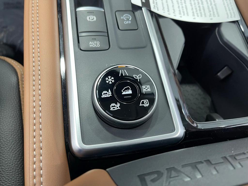 new 2025 Nissan Pathfinder car, priced at $48,638