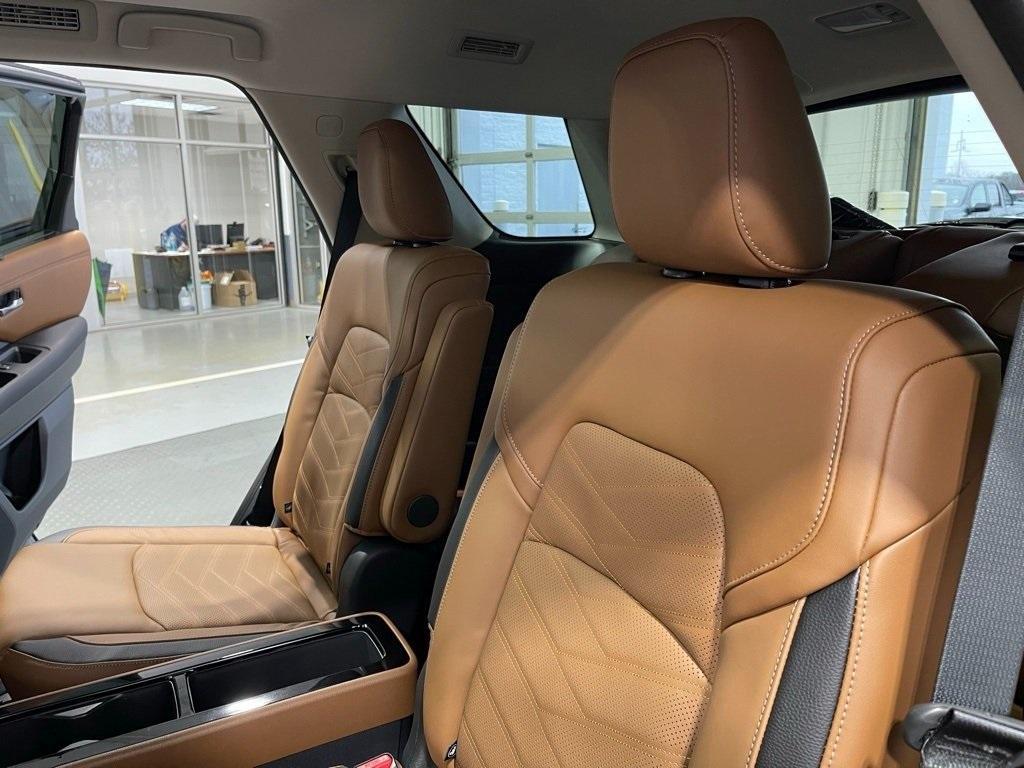 new 2025 Nissan Pathfinder car, priced at $48,962