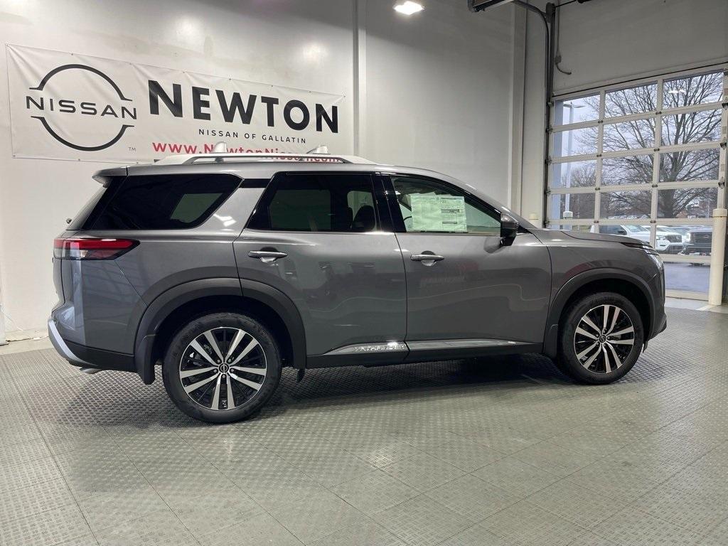new 2025 Nissan Pathfinder car, priced at $48,962