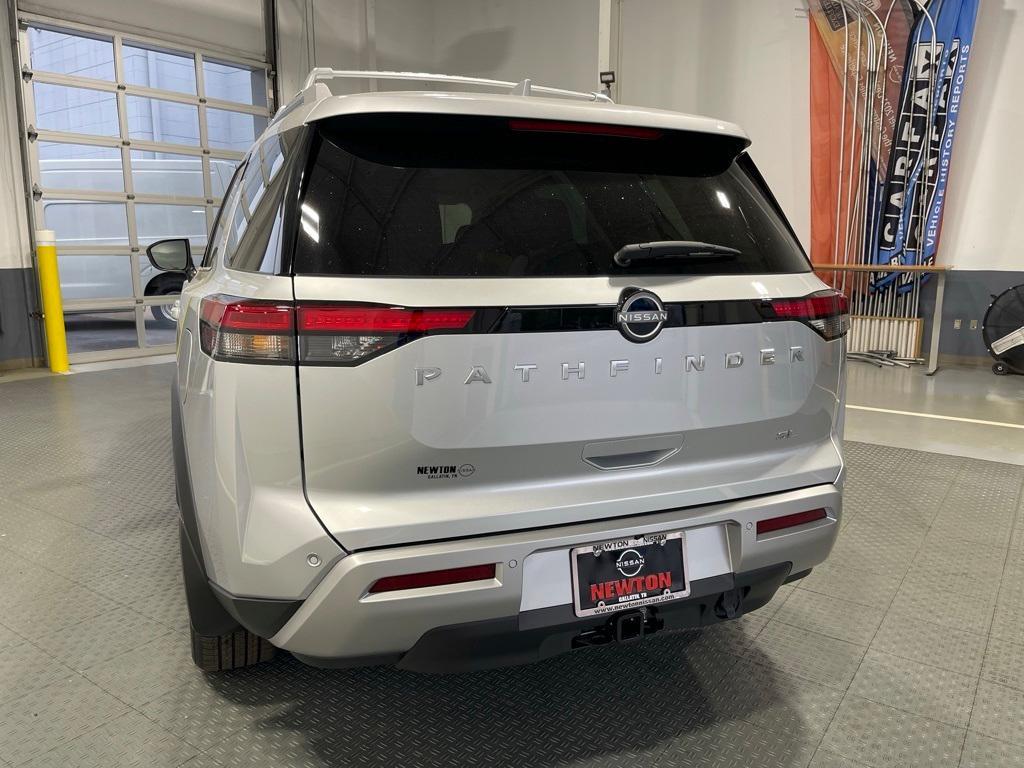 new 2025 Nissan Pathfinder car, priced at $37,925