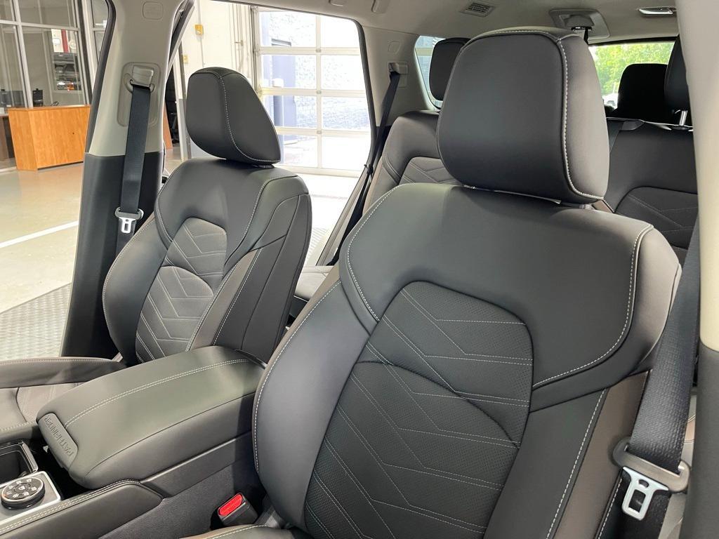 new 2025 Nissan Pathfinder car, priced at $49,058
