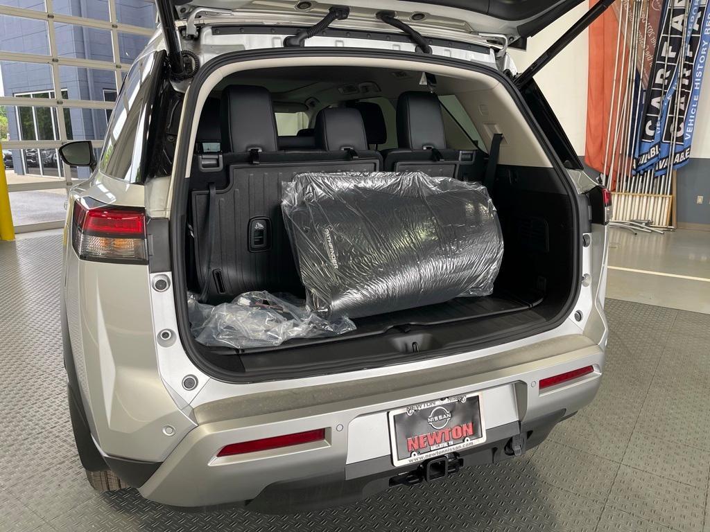 new 2025 Nissan Pathfinder car, priced at $49,058