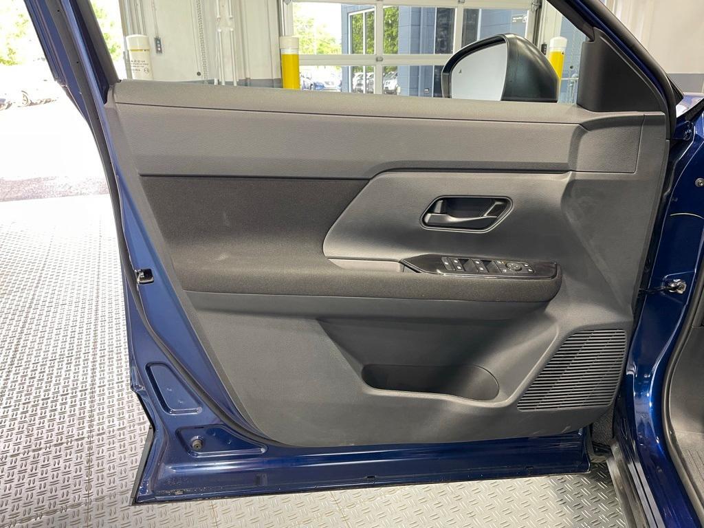 new 2025 Nissan Kicks car, priced at $21,891