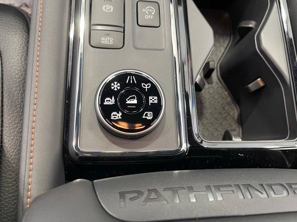 new 2025 Nissan Pathfinder car, priced at $43,186