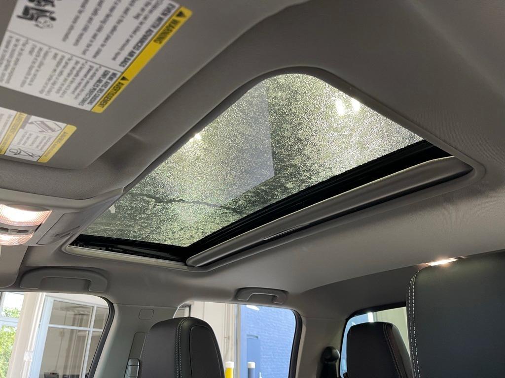 new 2025 Nissan Frontier car, priced at $39,594