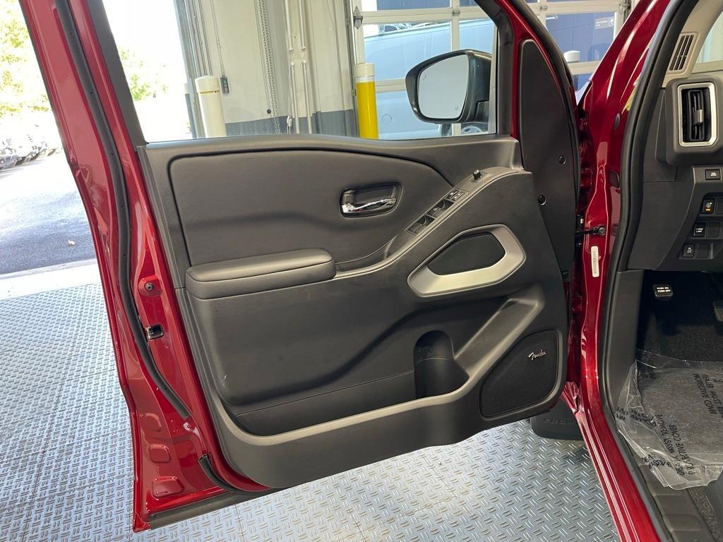 new 2025 Nissan Frontier car, priced at $39,594