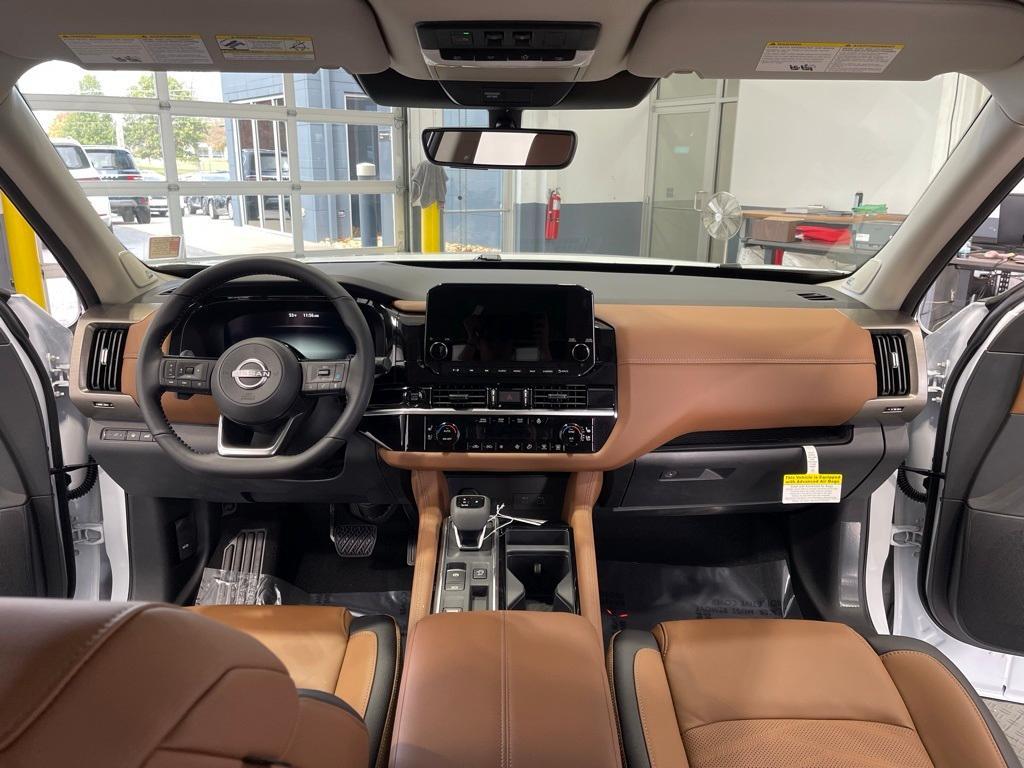 new 2025 Nissan Pathfinder car, priced at $39,975