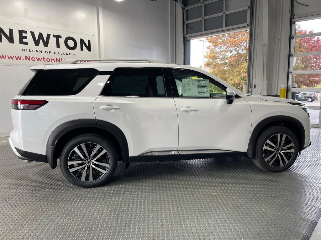 new 2025 Nissan Pathfinder car, priced at $39,975