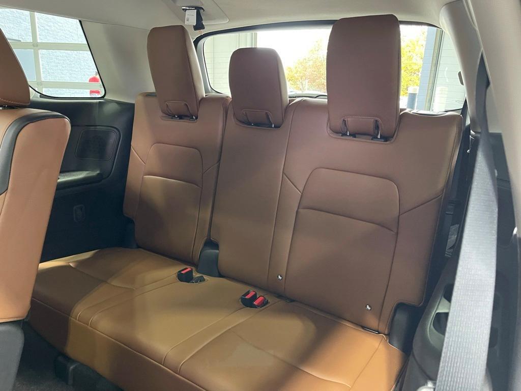new 2025 Nissan Pathfinder car, priced at $39,975