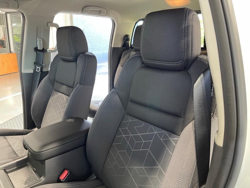 new 2025 Nissan Frontier car, priced at $32,528