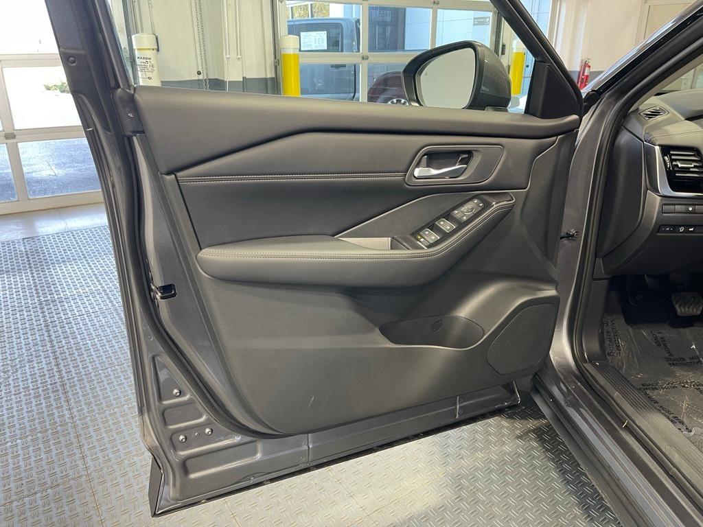 new 2025 Nissan Rogue car, priced at $33,665