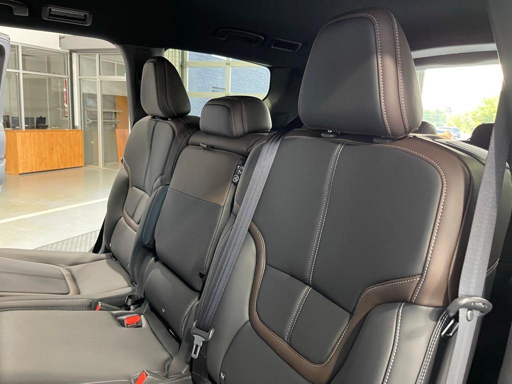 new 2025 Nissan Armada car, priced at $61,318