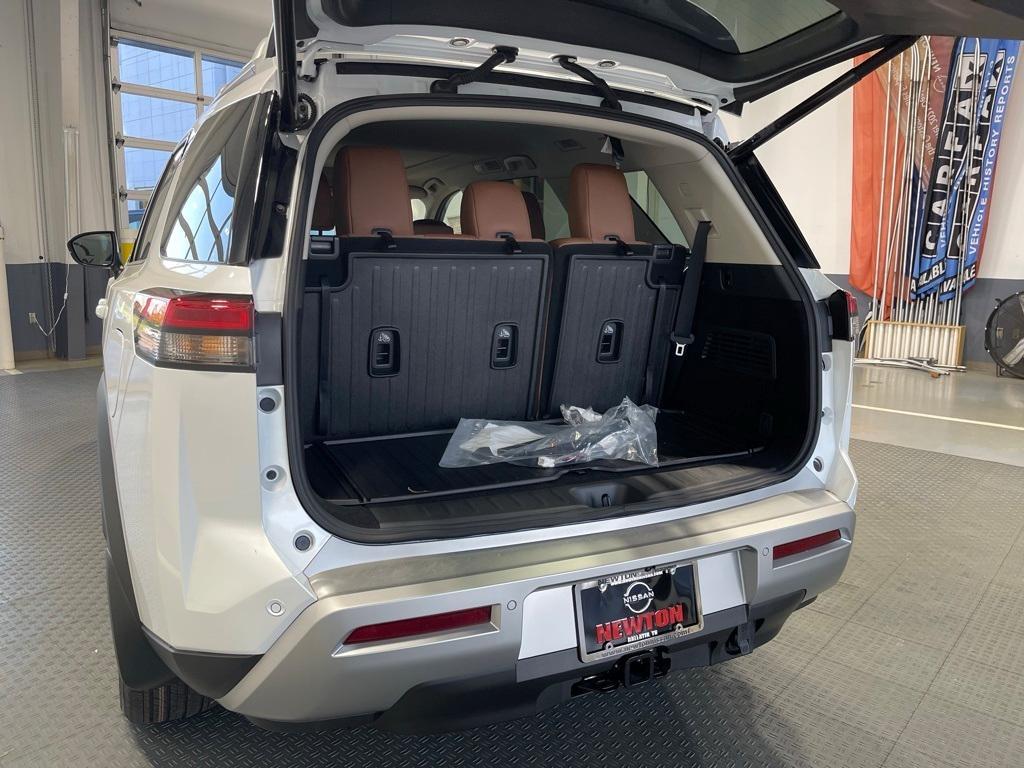 new 2025 Nissan Pathfinder car, priced at $48,763