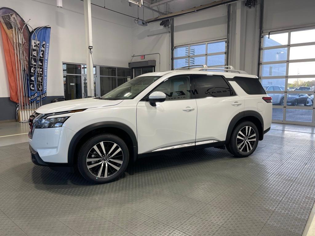 new 2025 Nissan Pathfinder car, priced at $48,763