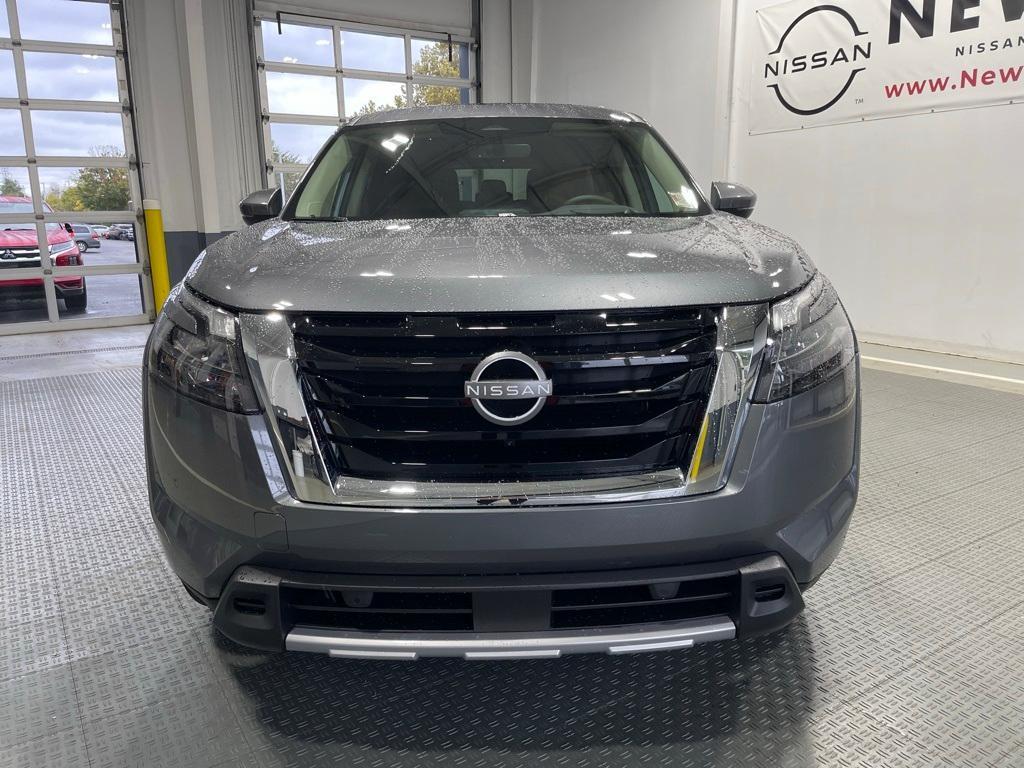 new 2025 Nissan Pathfinder car, priced at $41,175