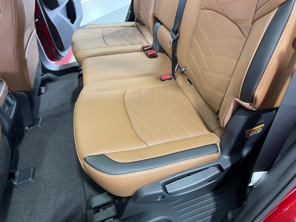 new 2025 Nissan Pathfinder car, priced at $52,380