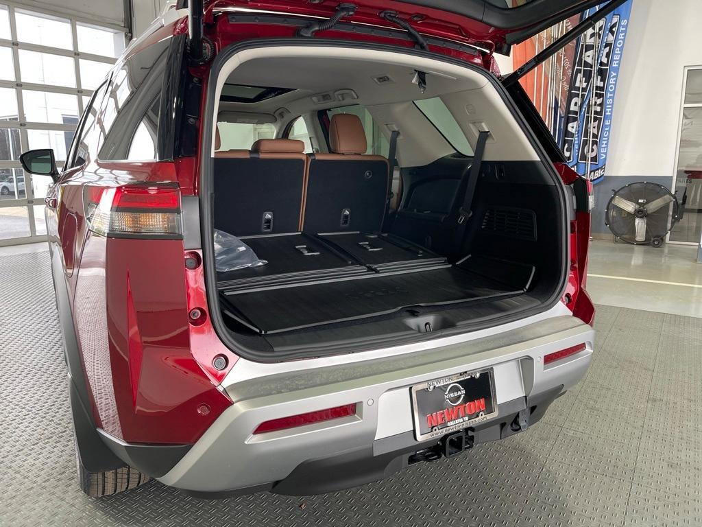 new 2025 Nissan Pathfinder car, priced at $52,380