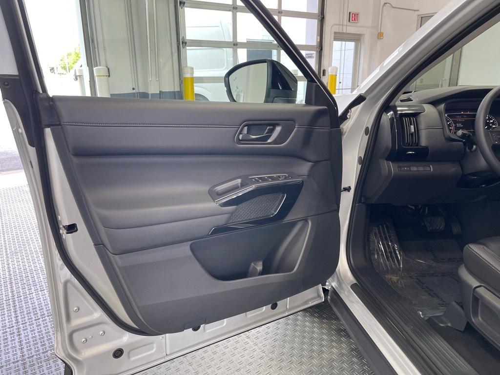 new 2025 Nissan Pathfinder car, priced at $28,530